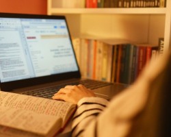 Un étudiant sur parcoursup